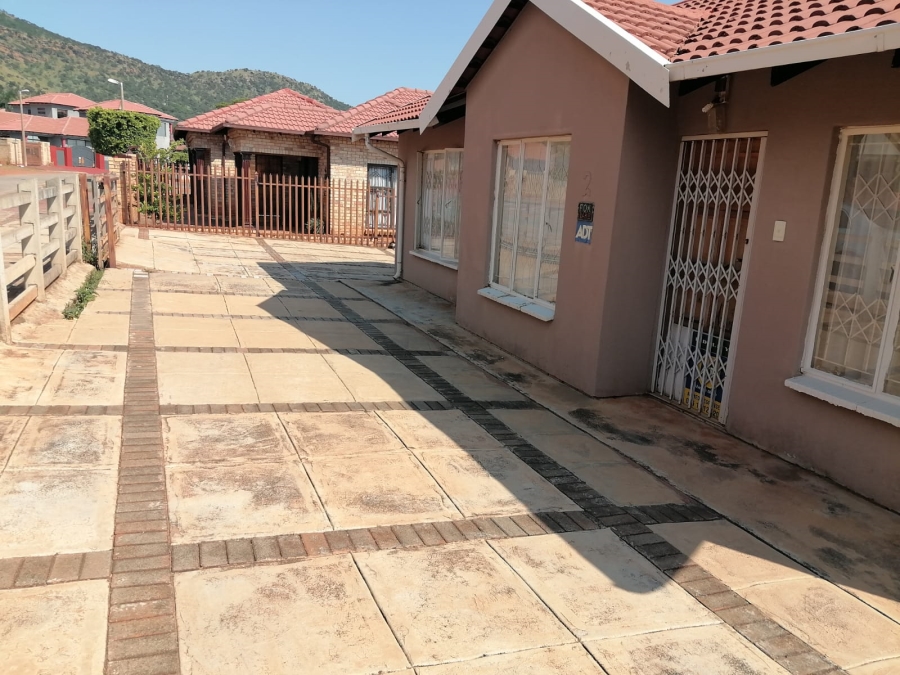 To Let 3 Bedroom Property for Rent in Tlhabane West North West